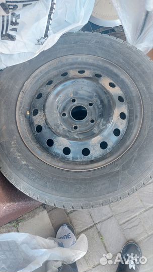 Kumho I'Zen KW31 215/65 R16