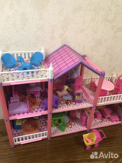 Кукольный домик с мебелью бу