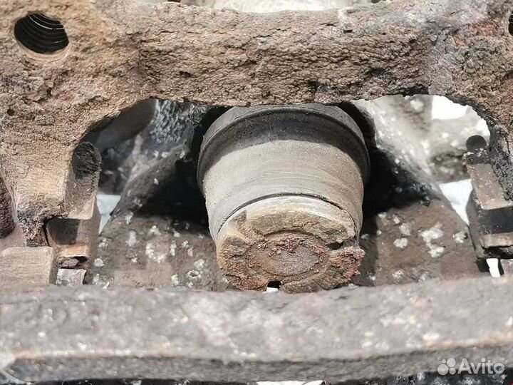 Суппорт тормозной задний правый Mercedes-Benz W246