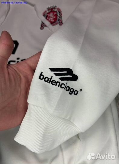 Худи Balenciaga: стильный выбор