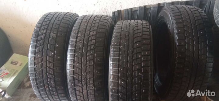 Dunlop SP Winter Ice 01 235/55 R17 99T