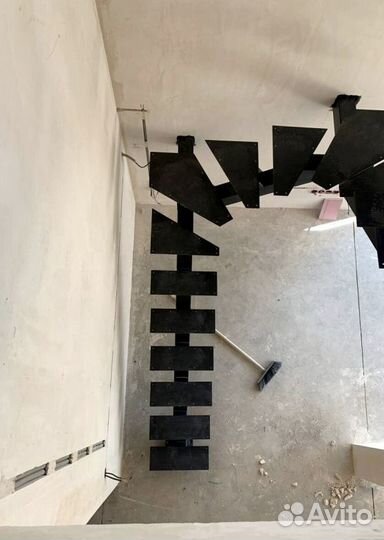Лестница в дом или квартиру