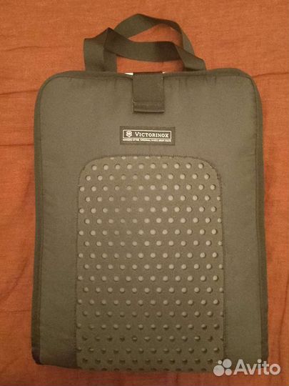 Защитный футляр чехол для ноутбука Victorinox