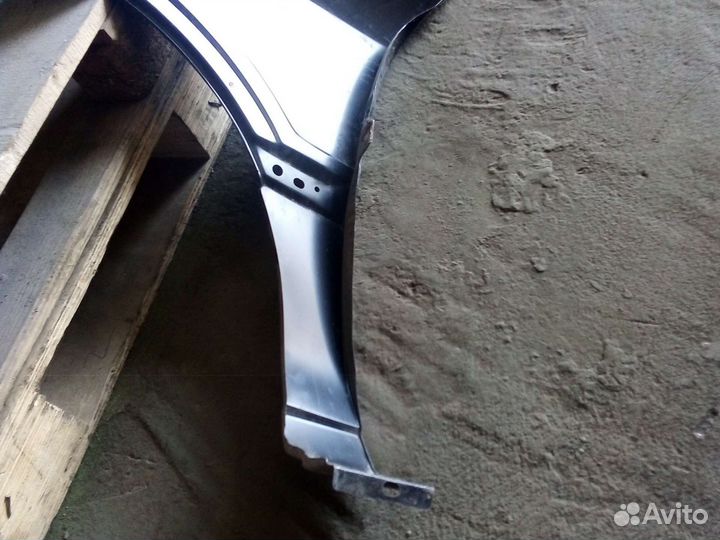 Крыло правое переднее на opel zafira