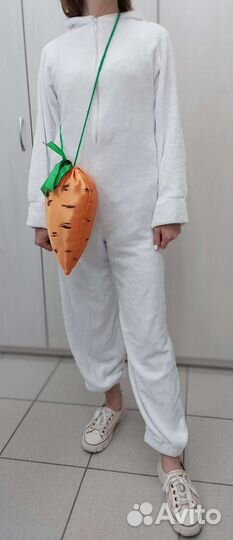 Костюм зайца с морковкой