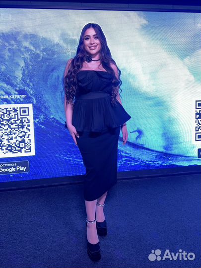 Платье с валанами