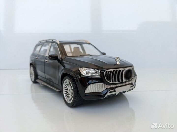 Металлический Mercedes-Maybach GLS 600