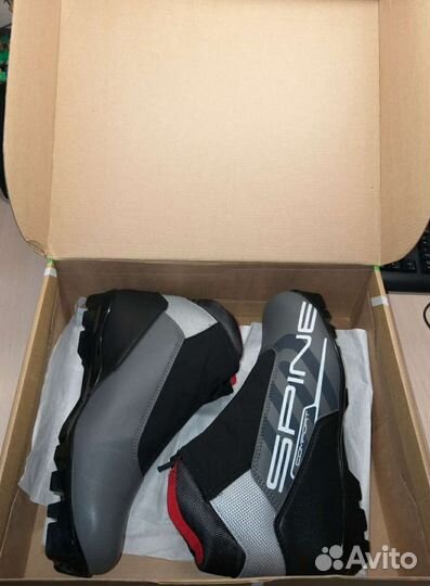 Лыжные ботинки р.42