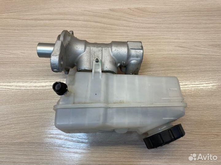 Главный тормозной цилиндр Renault Logan