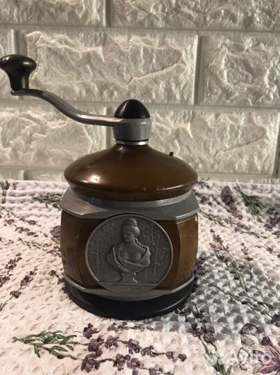 Кофемолка ручная - редкая вещь