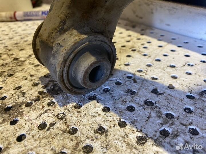 Рычаг передний правый Hyundai Elantra