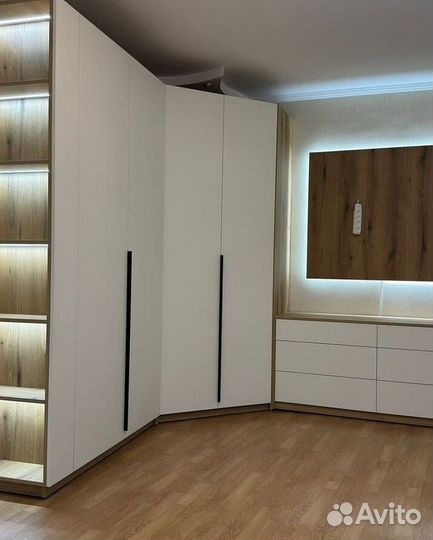 Шкаф угловой распашной на заказ