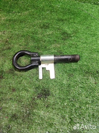 Крюк буксировочный Renault Logan
