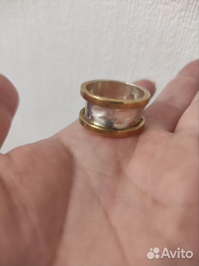 Женское серебряное кольцо
