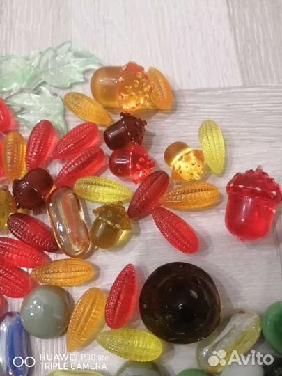 Камушки стеклянные и пластиковые