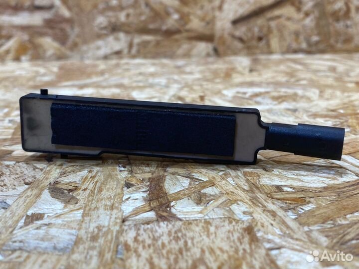 Антенна системы комфортного доступа Audi A4 B9