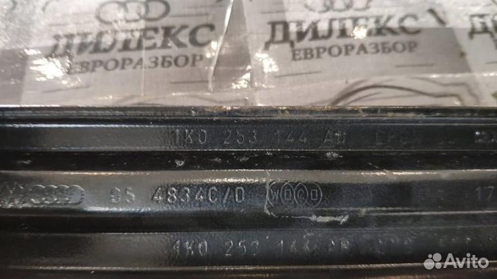 Кронштейн глушителя VW Jetta 2005-2011