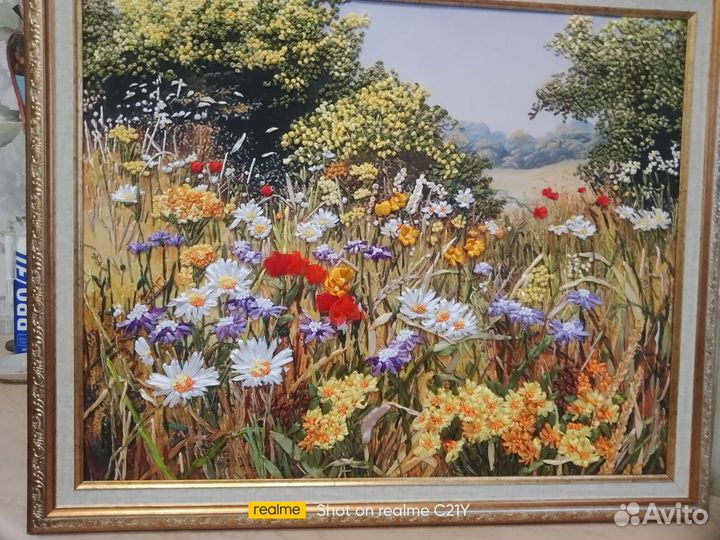 Картина вышитая ленточками