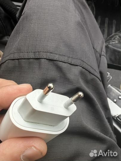 Блок зарядки iPhone