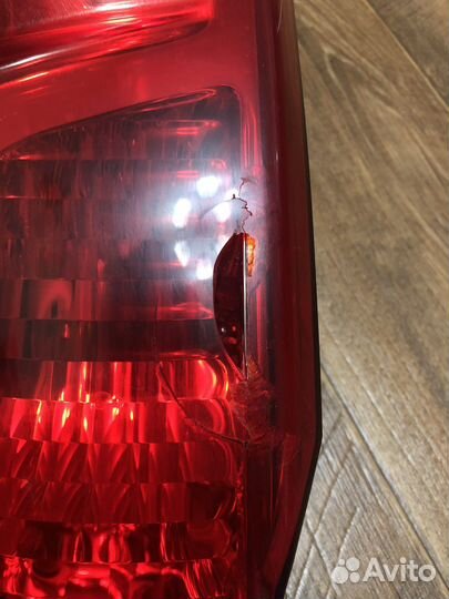 Фонарь задний левый на Nissan X-Trail T31