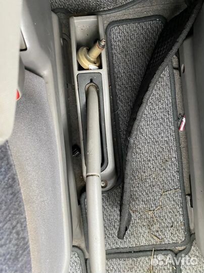 Рычаг ручника Nissan Serena C24