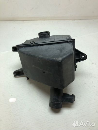 Корпус воздушного фильтра Audi A6 1997