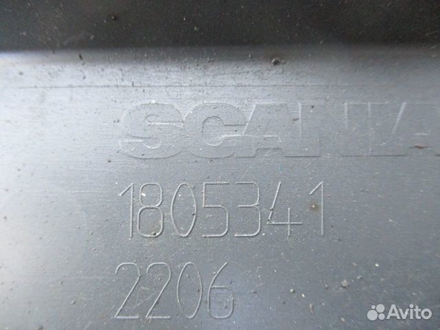 Накладка корпуса подножки левая верхняя Scania 180