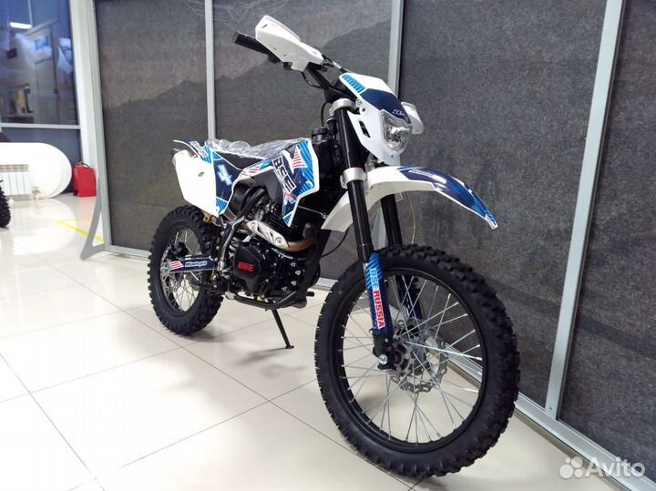 Мотоцикл BSE Z1