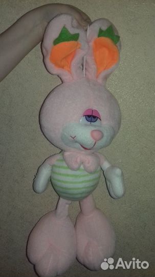 Игрушки заяц, лунтик