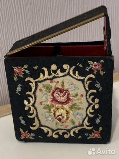 Старинная Сигаретница вышита Petit Point