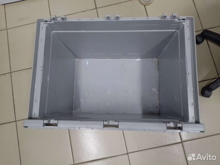 Ящик пластиковый с крышкой