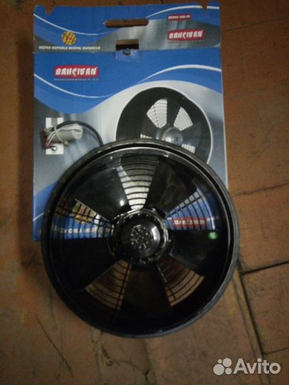 Вентилятор осевой-вытяжной встраиваемый