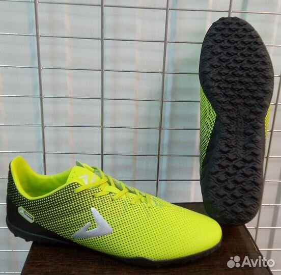 Размер 46 /30см длина по стельке Бутсы Demix Новые