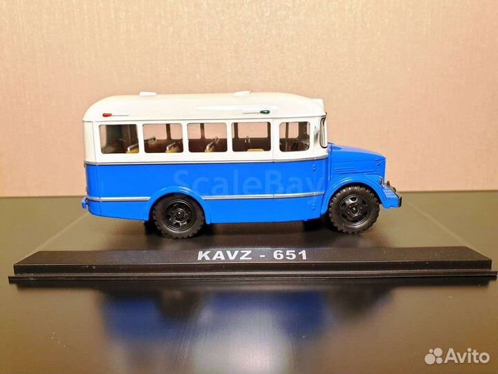 Кавз-651 kavz-651 бело-синий Classicbus 1:43