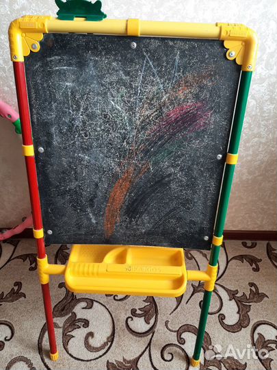Детская доска-мольберт
