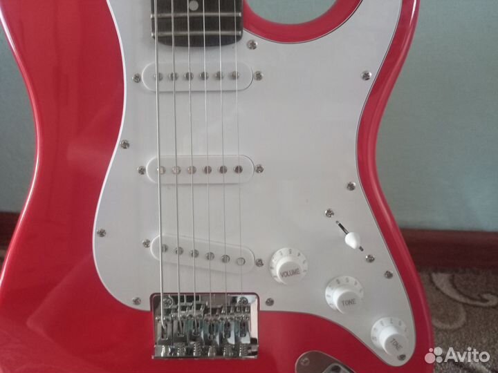 Электро гитара (stratocaster fender squier)