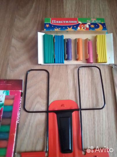 Блокноты, пластилин
