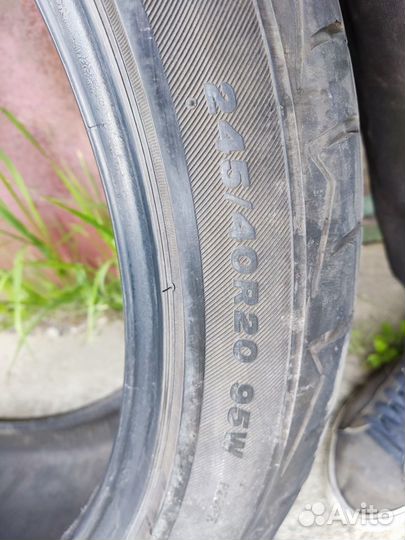 Bridgestone Playz PZ-X 245/40 R20