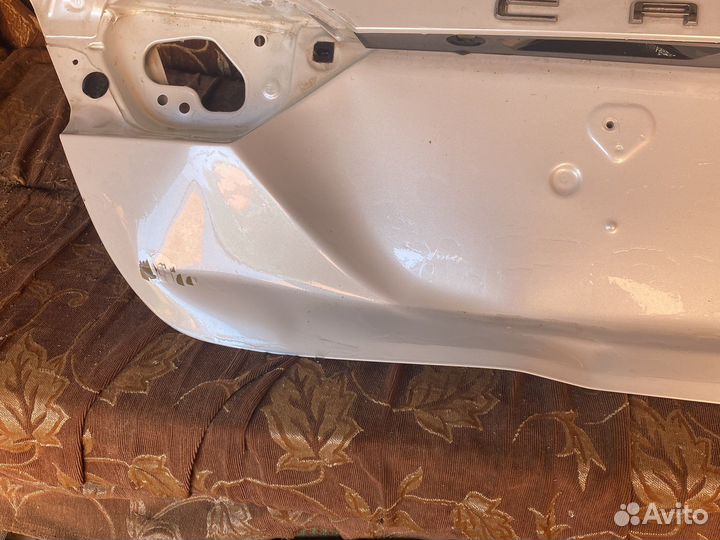 Крышка багажника на toyota camry 70