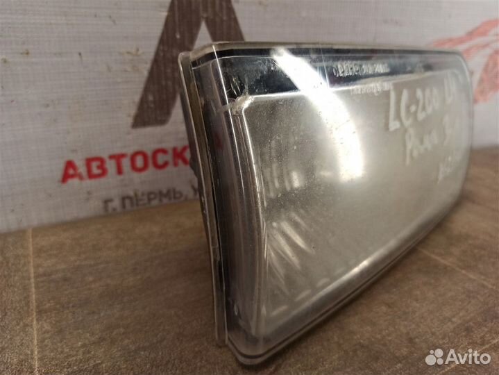 Фара противотуманная левая Toyota LC200 2007-2011