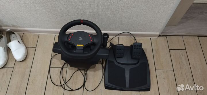 Игровой руль logitech momo racing