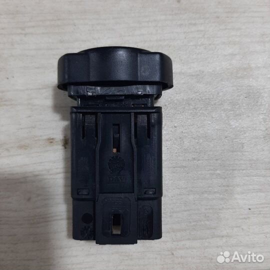 Кнопка аварийной сигнализации Nissan Almera G15