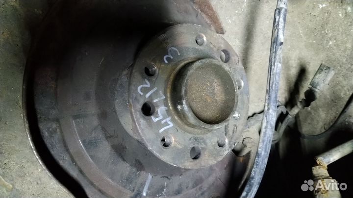 Кулак задний правый volkswagen touareg 03-10