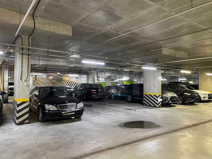 Машиноместо, 14 м²