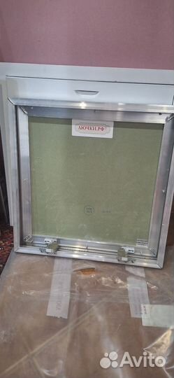 Люк сантехнический 4040