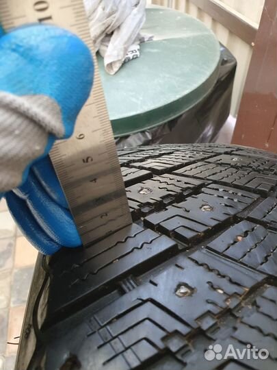Goodyear UltraGrip Ice Arctic SUV 215/65 R17 99T