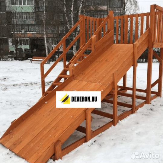 Зимняя горка, деревянная горка