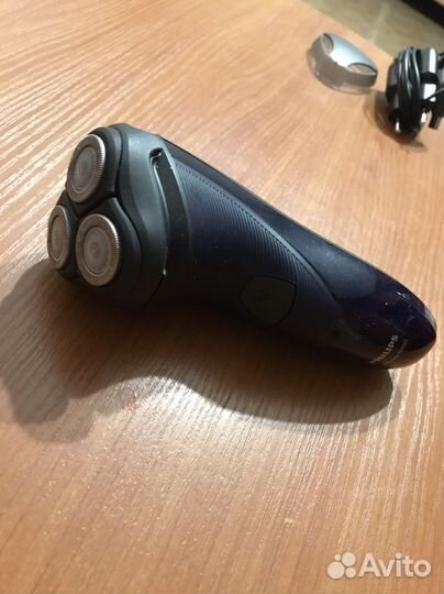Бритва Philips Series 1000