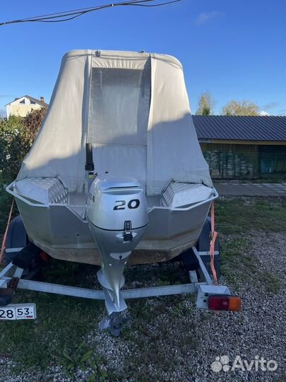 Продам моторную лодку