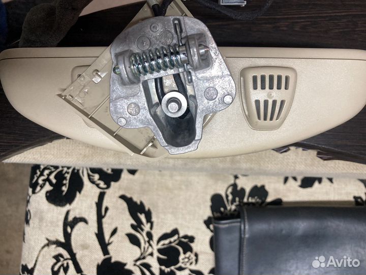 Зеркало заднего вида салонное